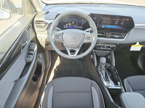 New 2026 Chevrolet TrailBlazer LT w/ Convenience Package FWD image 7