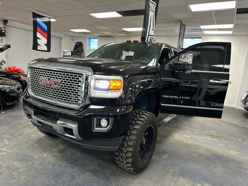Used 2016 GMC Sierra 3500 Denali w/ Duramax Plus Package image 39