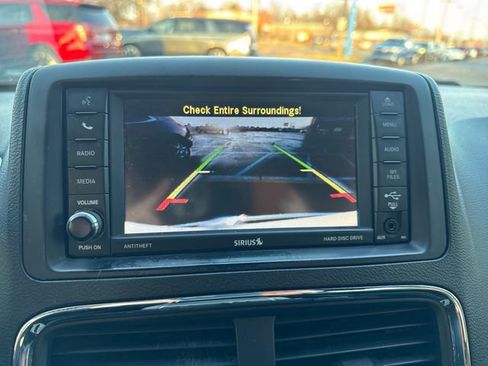 Used 2017 Dodge Grand Caravan SXT image 22