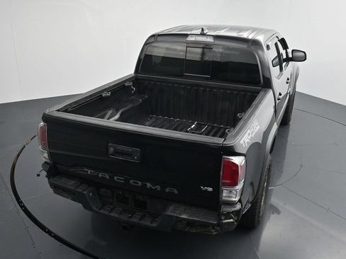 Used 2022 Toyota Tacoma TRD Off-Road w/ Technology Package AWD/4WD image 25