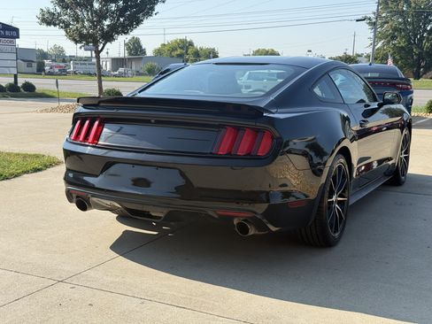 Used 2015 Ford Mustang Coupe RWD image 6