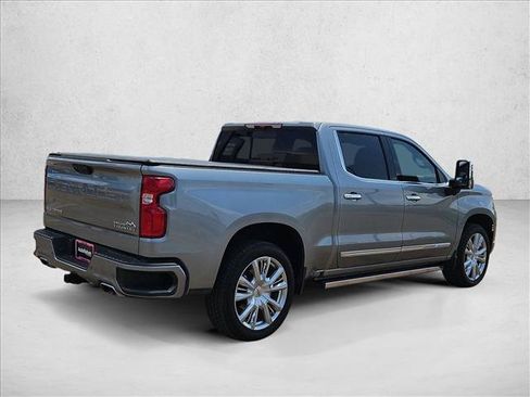 Certified 2025 Chevrolet Silverado 1500 High Country w/ High Country Premium Package AWD/4WD image 5