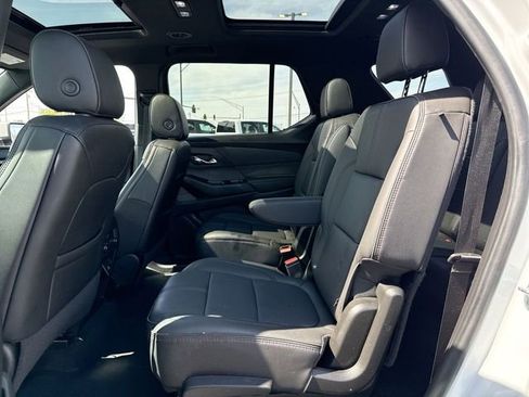 Used 2023 Chevrolet Traverse RS AWD/4WD image 23
