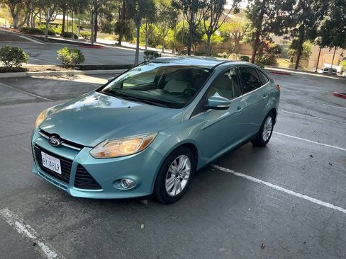 Used 2012 Ford Focus SEL FWD image 3