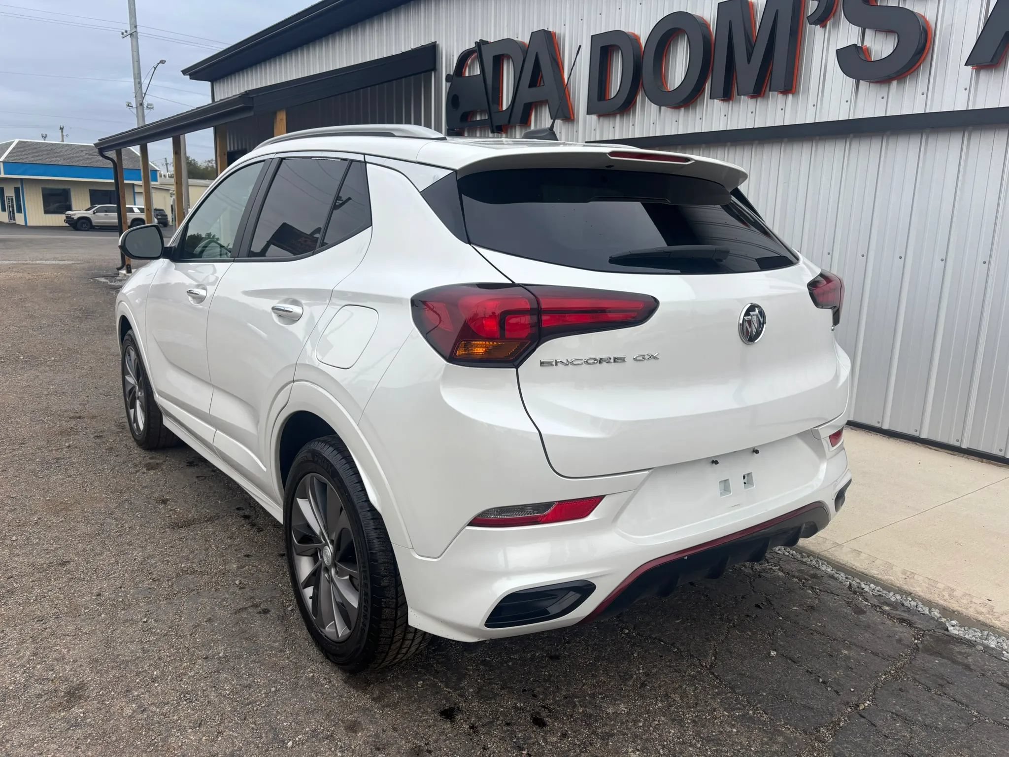 Used 2023 Buick Encore GX Select w/ Sport Touring Package FWD image 3
