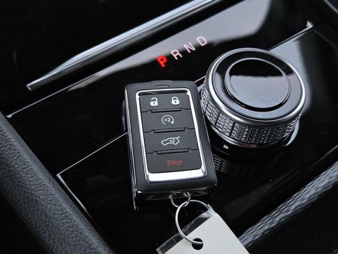 New 2026 Jeep Grand Cherokee L Limited RWD image 32