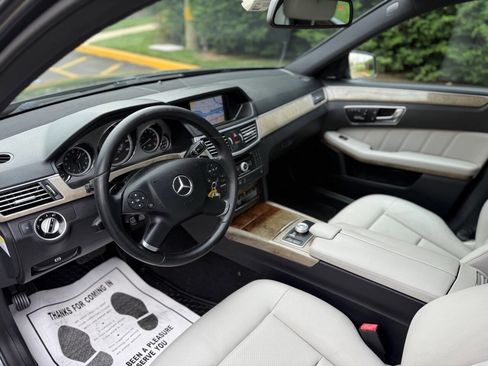 Used 2011 Mercedes-Benz E 350 4MATIC Sedan image 23