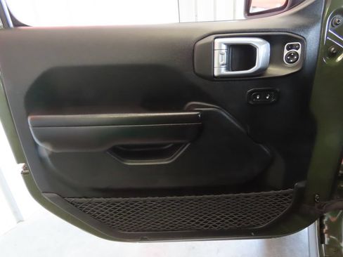 Used 2021 Jeep Wrangler Unlimited Rubicon AWD/4WD image 22