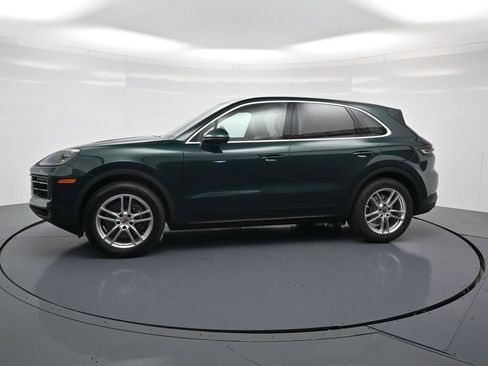 Used 2025 Porsche Cayenne AWD/4WD image 2