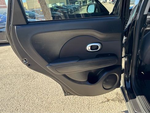 Used 2016 Kia Soul FWD image 13