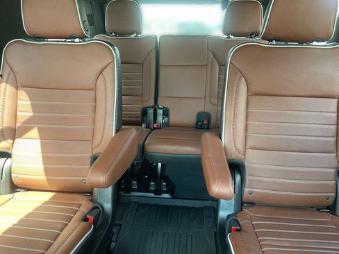 Used 2023 GMC Yukon Denali Ultimate AWD/4WD image 37