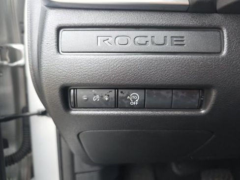 Used 2024 Nissan Rogue S AWD/4WD image 12