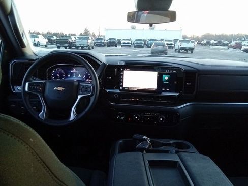 Used 2024 Chevrolet Silverado 1500 LT image 6