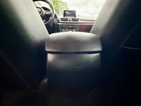 Used 2018 MAZDA MAZDA3 Touring FWD image 24