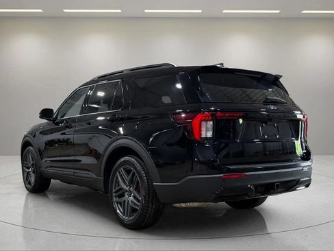 Used 2026 Ford Explorer ST-Line w/ ST-Line Street Pack AWD/4WD image 13