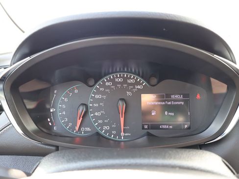 Used 2019 Chevrolet Trax LT w/ LT Convenience Package FWD image 19