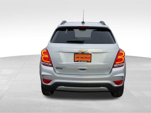 Used 2019 Chevrolet Trax LT w/ LT Convenience Package image 6