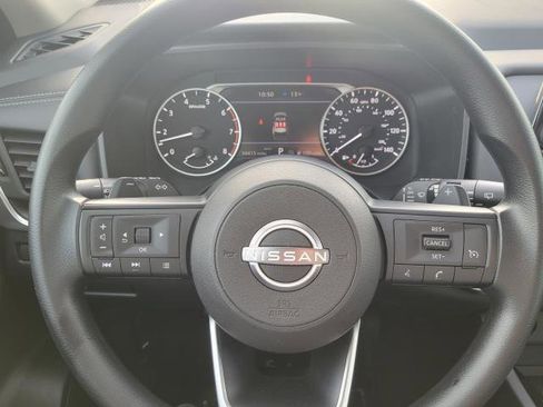 Used 2024 Nissan Rogue S image 10