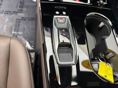 Used 2025 Audi Q6 e-tron Premium w/ Convenience Package image 25