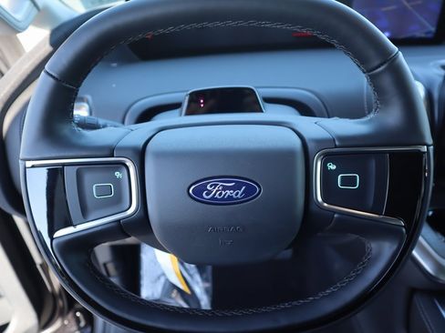 New 2025 Ford Expedition Platinum image 3