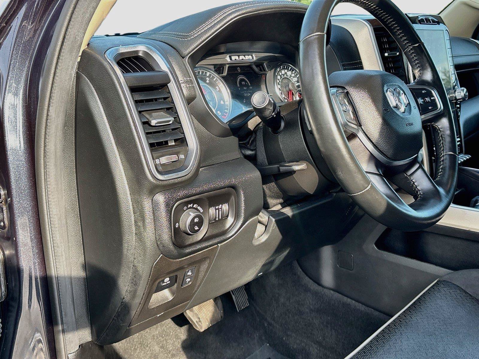 Used 2021 RAM 1500 Laramie AWD/4WD image 10
