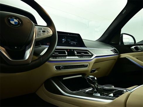 Used 2021 BMW X7 xDrive40i w/ Premium Package image 28