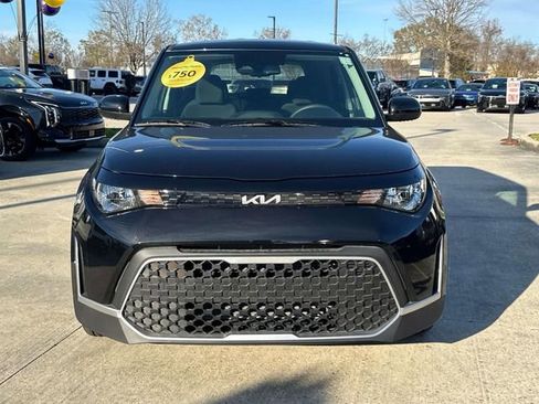 New 2025 Kia Soul S image 2