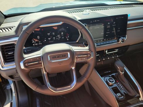 New 2026 GMC Canyon Denali image 14