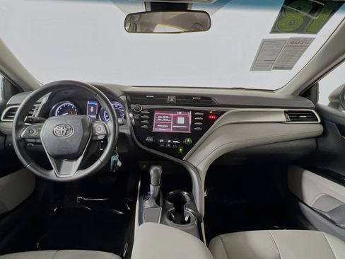 Used 2018 Toyota Camry SE image 29