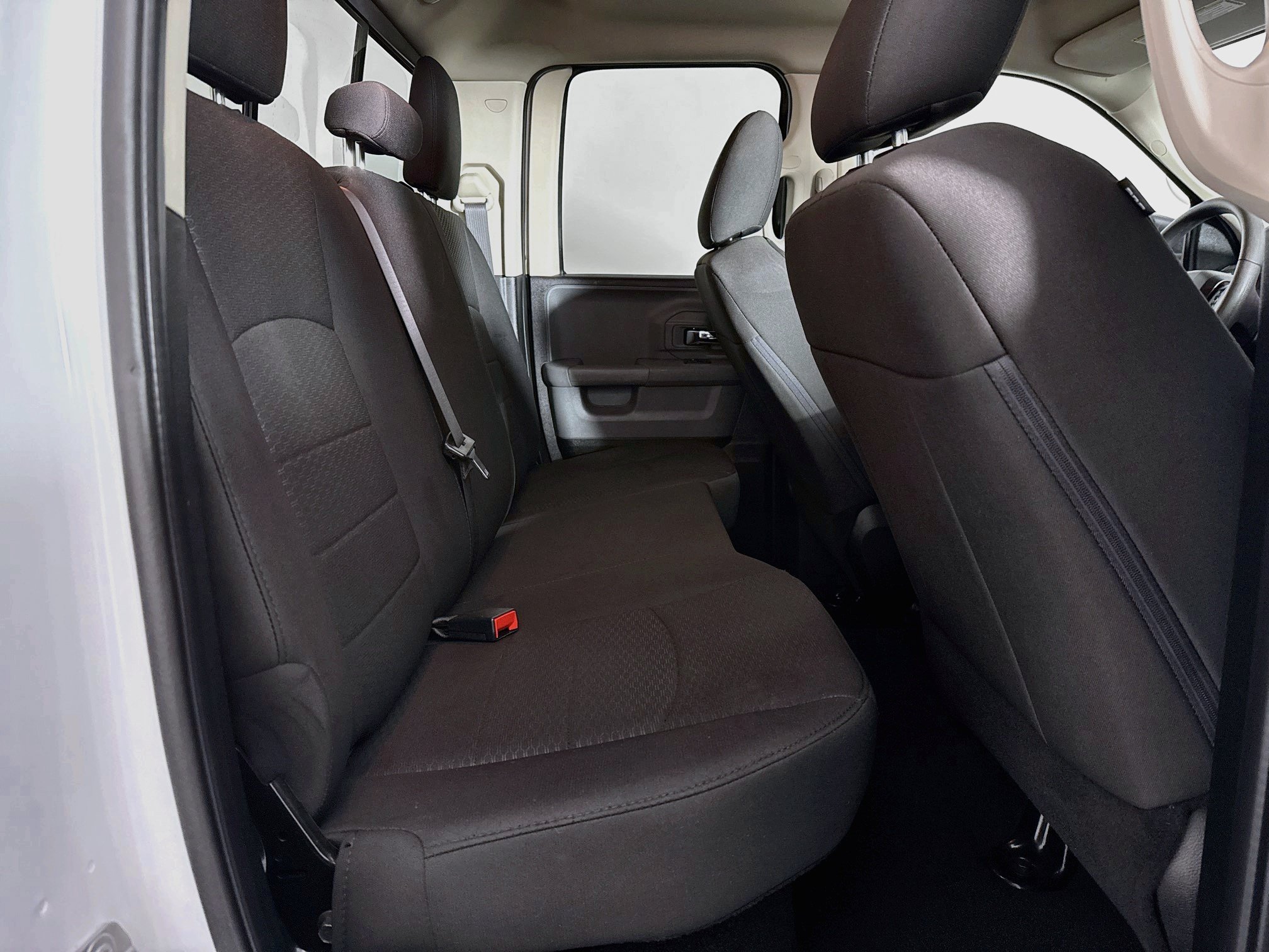 Used 2020 RAM 1500 Classic SLT AWD/4WD image 37
