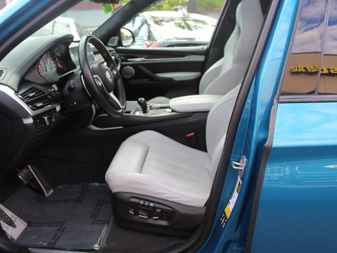 Used 2018 BMW X5 M AWD/4WD image 19