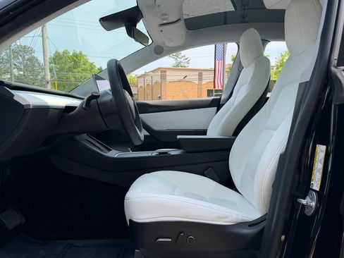Used 2021 Tesla Model Y Long Range image 25