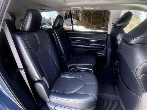 Used 2024 Toyota Grand Highlander Platinum image 42