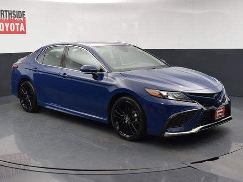 Used 2024 Toyota Camry XSE FWD image 6