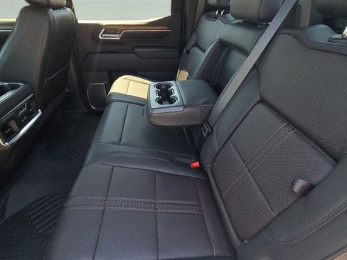 Used 2022 Chevrolet Silverado 1500 High Country w/ Z71 Off-Road Package image 21