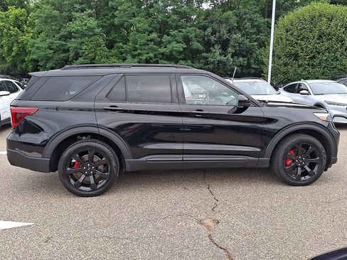 Used 2022 Ford Explorer ST w/ ST Street Pack AWD/4WD image 9