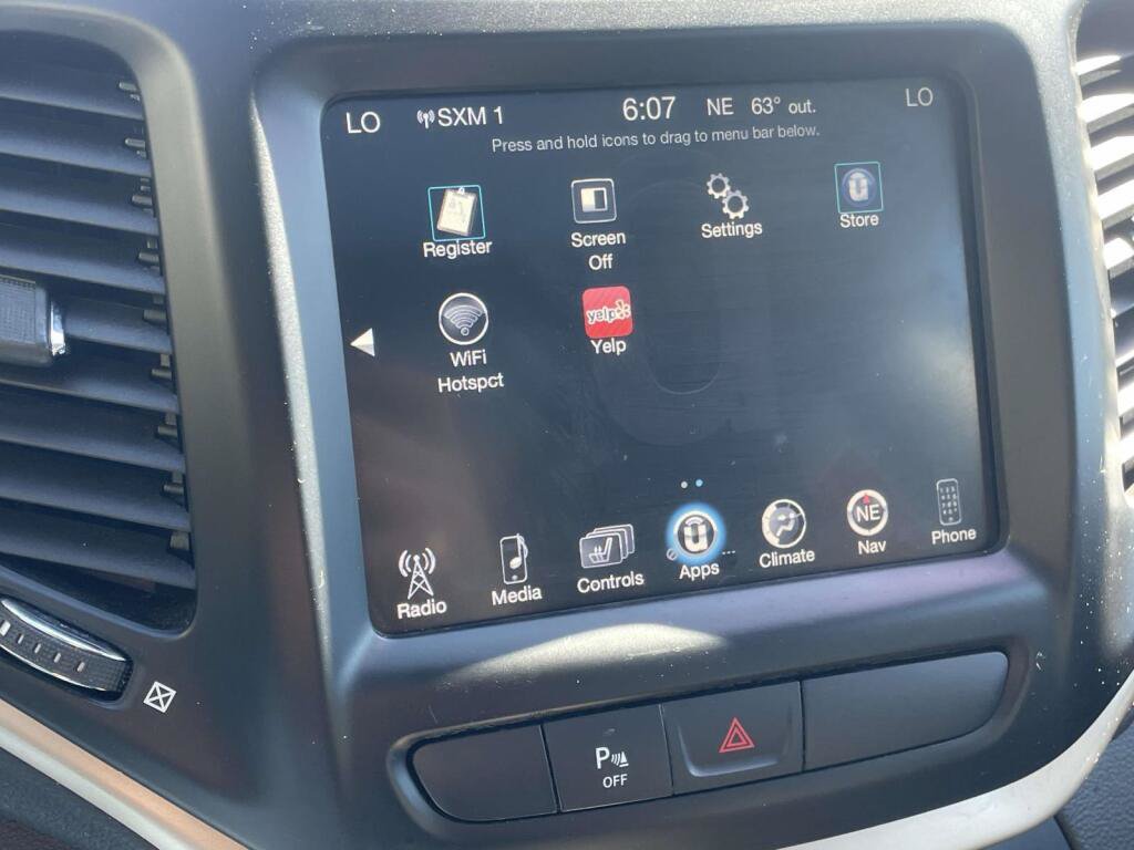 Used 2018 Jeep Cherokee Limited AWD/4WD image 23