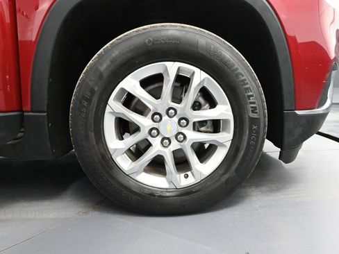 Used 2021 Chevrolet Traverse LT image 14