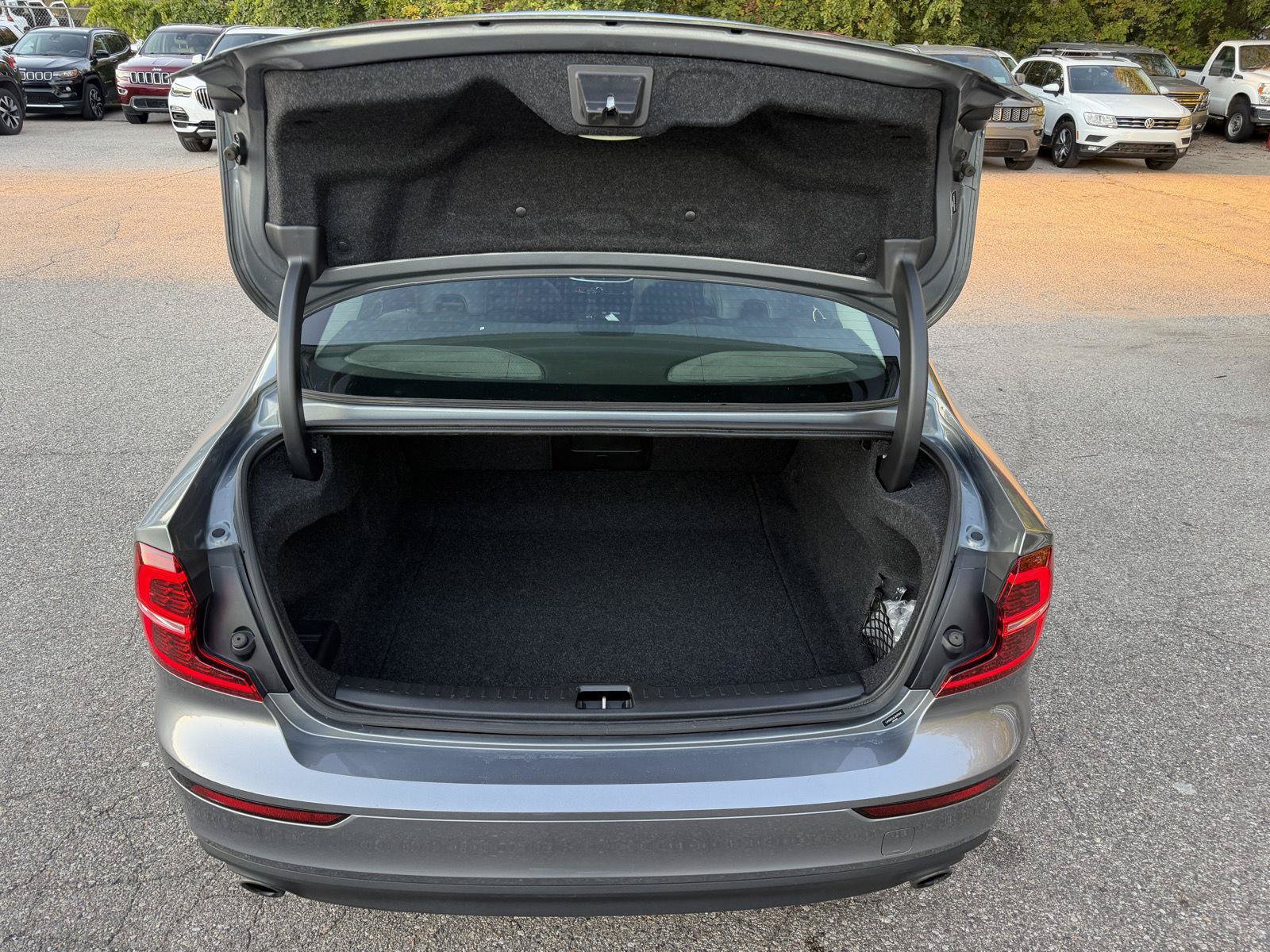 Used 2020 Volvo S60 T5 Momentum FWD image 23