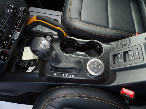 New 2024 Ford Bronco Badlands image 16