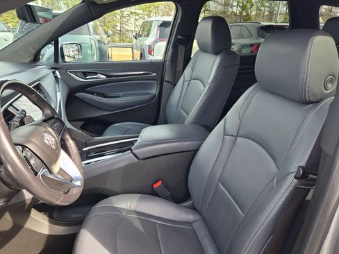 Used 2024 Buick Enclave Premium image 23