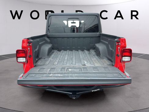 Used 2023 Jeep Gladiator Rubicon AWD/4WD image 14