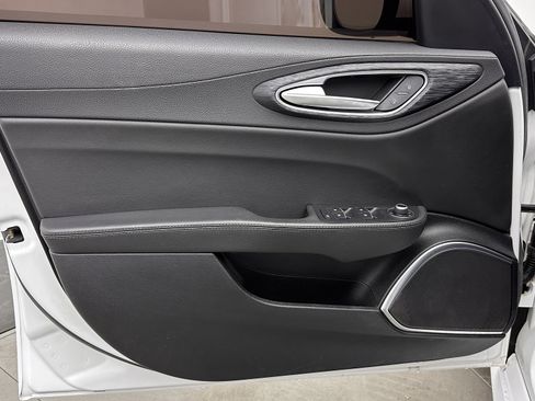 Used 2021 Alfa Romeo Giulia Sprint w/ Sun & Sound Package image 12