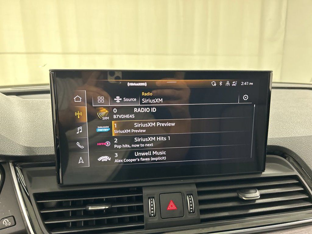 Used 2023 Audi Q5 2.0T Premium w/ Convenience Package AWD/4WD image 14