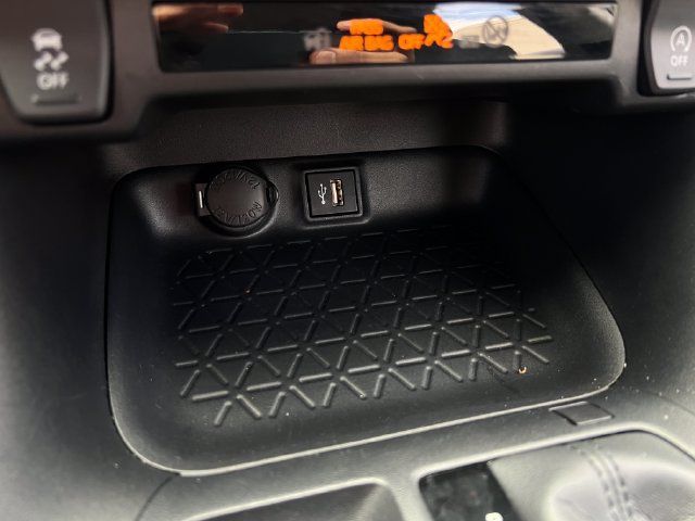 Used 2025 Toyota RAV4 XLE FWD image 27