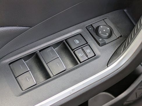 Used 2022 Toyota RAV4 XLE w/ Convenience Package FWD image 20