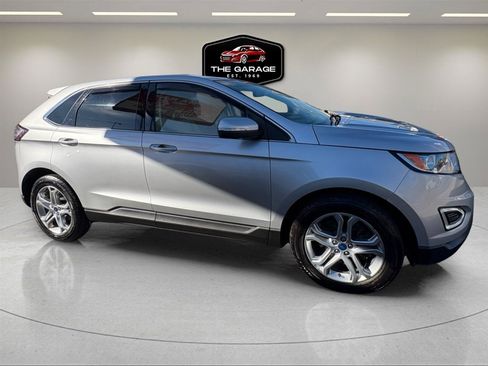 Used 2017 Ford Edge Titanium w/ Equipment Group 301A AWD/4WD image 9