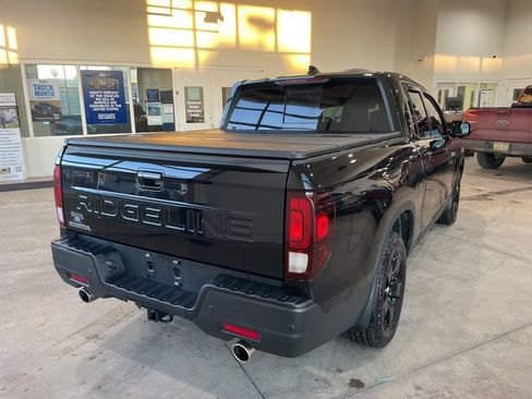 Used 2025 Honda Ridgeline Black Edition image 5