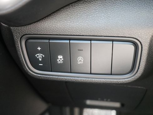 Used 2025 Kia Soul LX FWD image 26