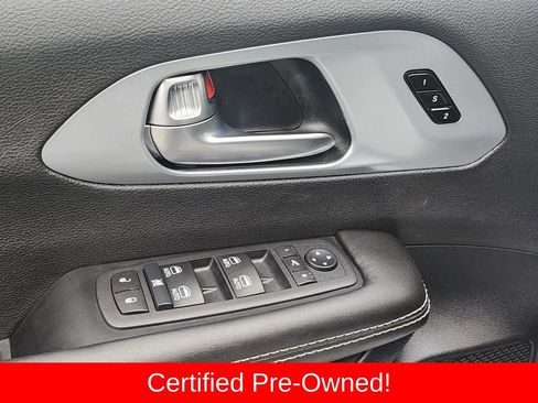 Used 2026 Chrysler Pacifica Limited image 10